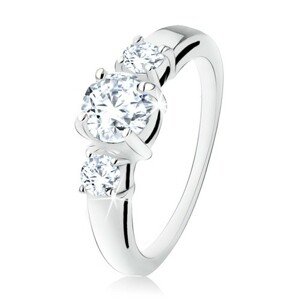 Strieborný zásnubný prsteň 925, tri okrúhle číre kamienky, rozdvojené ramená - Veľkosť: 54 mm
