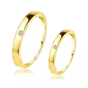 Obrúčky zo žltého 14K zlata - číry zirkón vo výreze, vrúbkovaný okraj - Veľkosť: 56 mm
