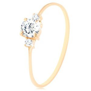 Zlatý prsteň 585 - číry okrúhly zirkón, malé zirkóniky po stranách - Veľkosť: 62 mm
