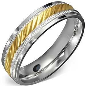 Prsteň z chirurgickej ocele - stred zlatej farby so zárezmi a ozdobným rámom - Veľkosť: 52 mm